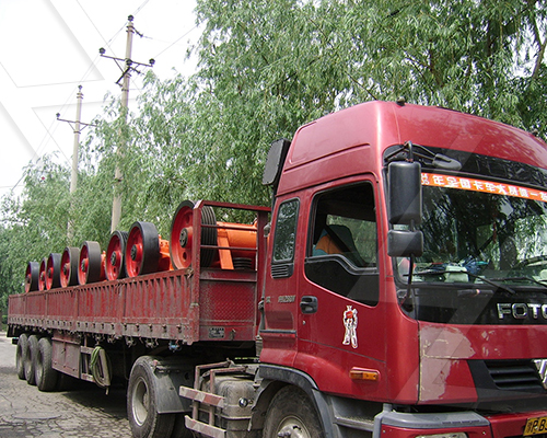 machine produces crushed granite